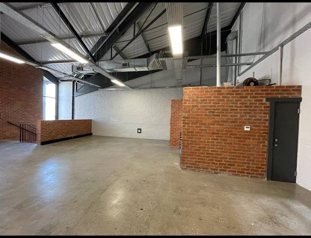 877M² WAREHOUSE TO LET IN RIVERSANDS